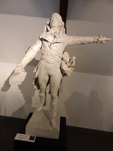 statue 3